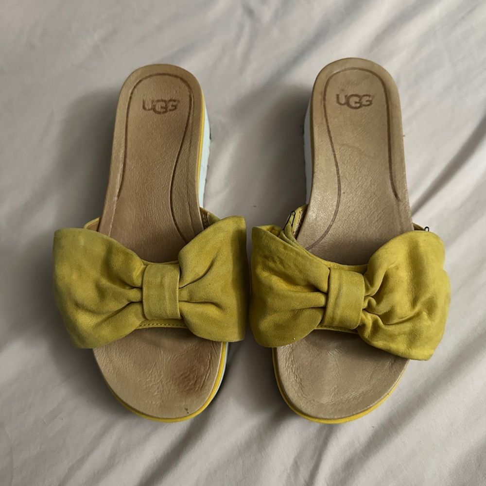 UGG Women's Yellow Bow Slide Sandals - Picture 4 of 5